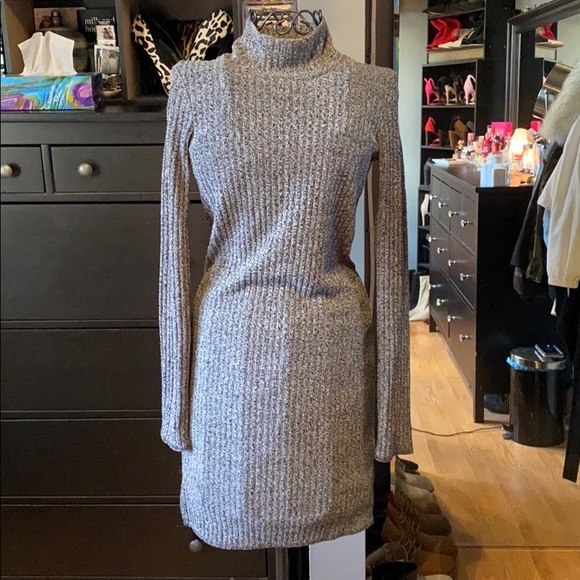 Wilfred Charcoal Turtleneck Dress - Picture 4 of 5